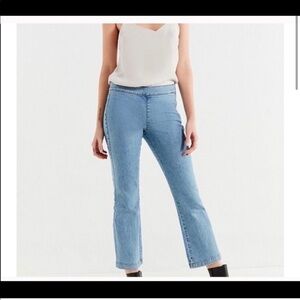BDG High Rise Cropped Side Zip Jeans Size 8